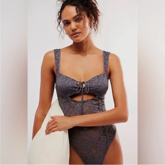 NWT Free People Strike A Pose Lace Thong Bodysuit Volcanic Glass Gray Size Small - Picture 4 of 9